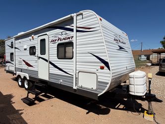 2012 26Ft Travel Trailer W/ Super Slide Out