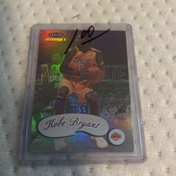 FLEER MYSTIQUE Kobe Bryant