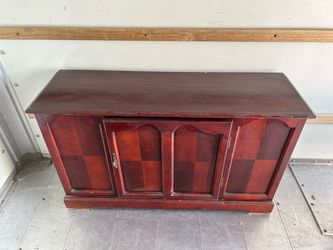 Entryway dresser