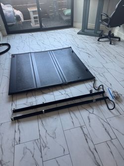 Rough Country Low Profile Truck Bed Cover - Colorado/Canyon