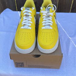 Air Force 1 tour yellow size 10.5