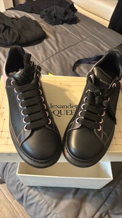 Alexander McQueen Size 8 Wide Sneaker