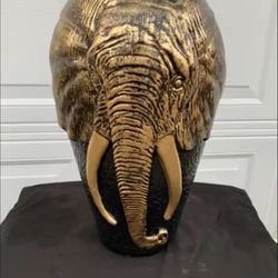 Vase with elephant face
