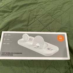 3-in-1 Fast Charging Dock Station for Apple Watch Phone Earphone (A32)