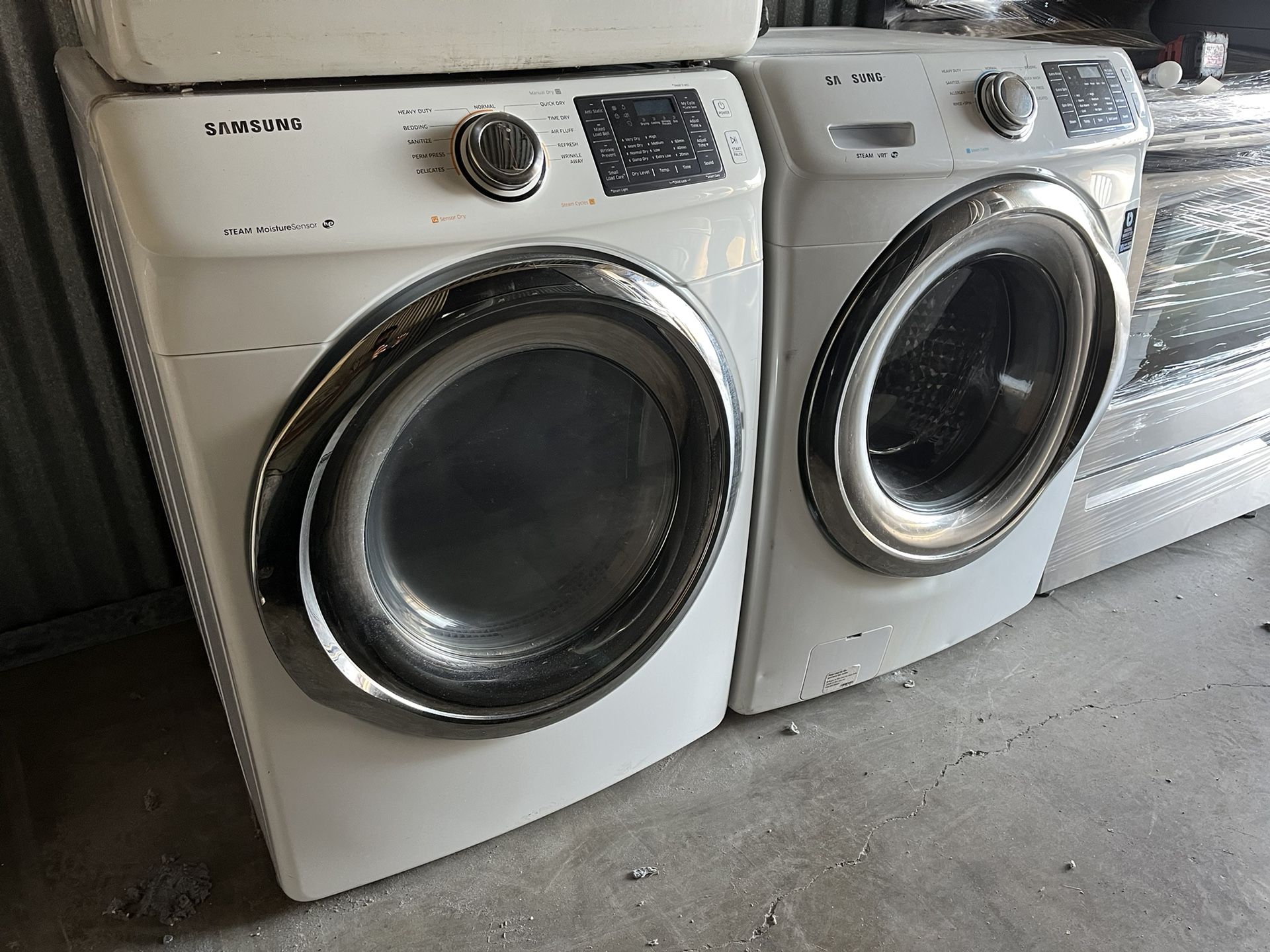 SAMSUNG WASHER AND GAS DRYER FRONT LOAD SET