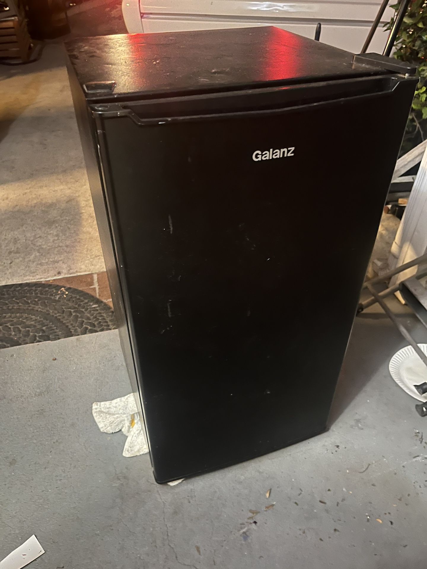 Galanz Mini Fridge