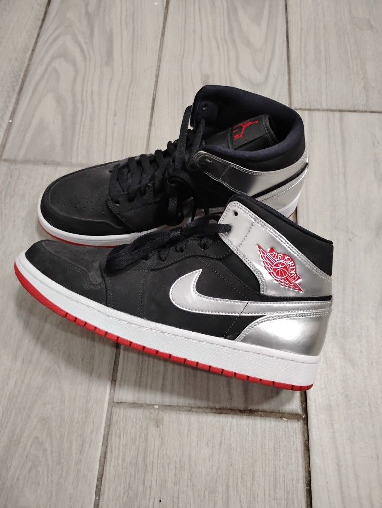 Jordan 1 Mid