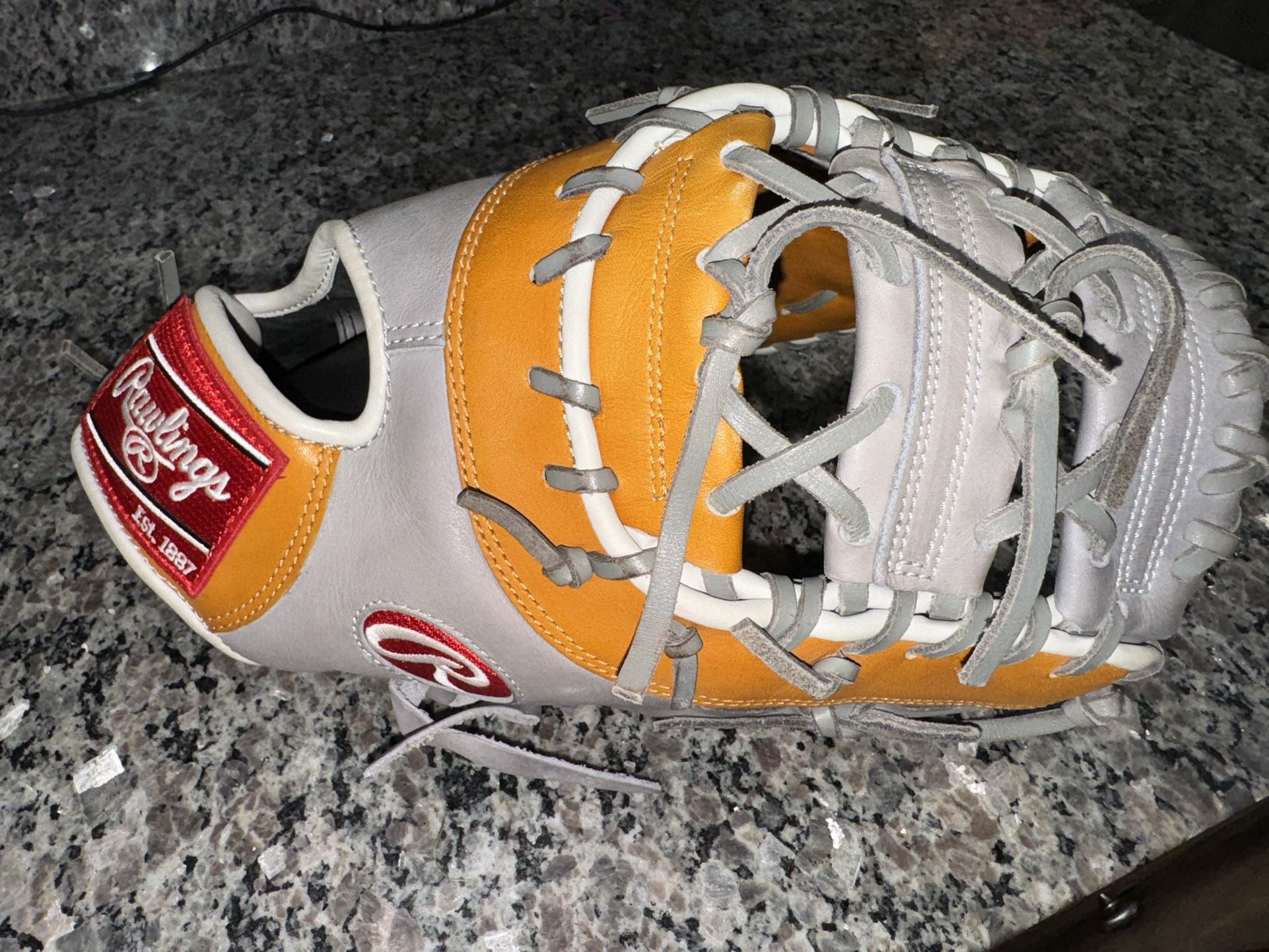 Rawlings Heart Of The Hide First Base Glove