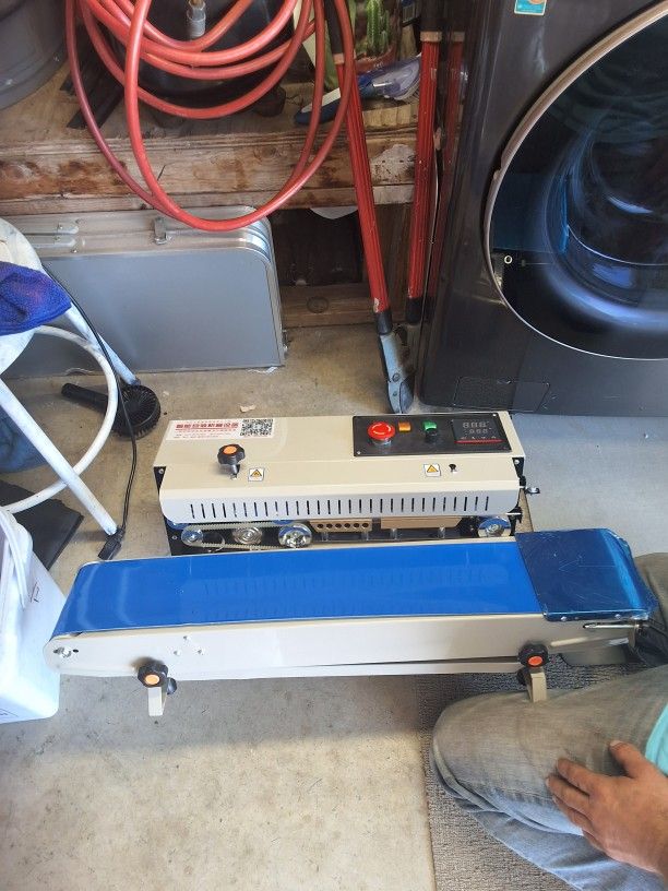 Continuous Band Bag Sealer Machine