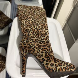 Boots Leopard 7-1/2 .. Brand New Never Worn
