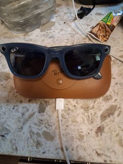 Ray‑Ban Meta Wayfarer Gen 2 Smart Glasses (RW4006) with Polarized Lenses + Charging Case – New Condition.