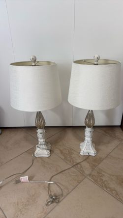 2 Like new table lamps