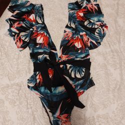 New Beautiful Bathing Suit Size S. See Photos. Cash Pickup Only 