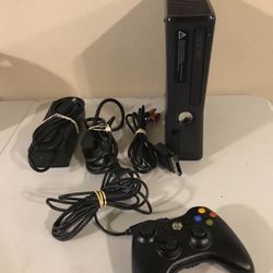 Xbox 360 Elite With All The Hookups