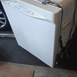 Maytag dishwasher white
