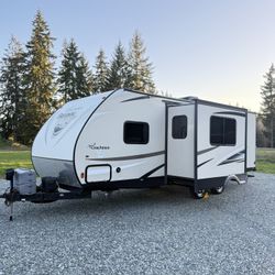 2016 Coachmen Freedom Express 