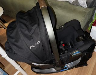 Nuna Pipa RX With Baby & New Born Insert 