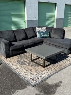 COUCH FREE DELIVERY