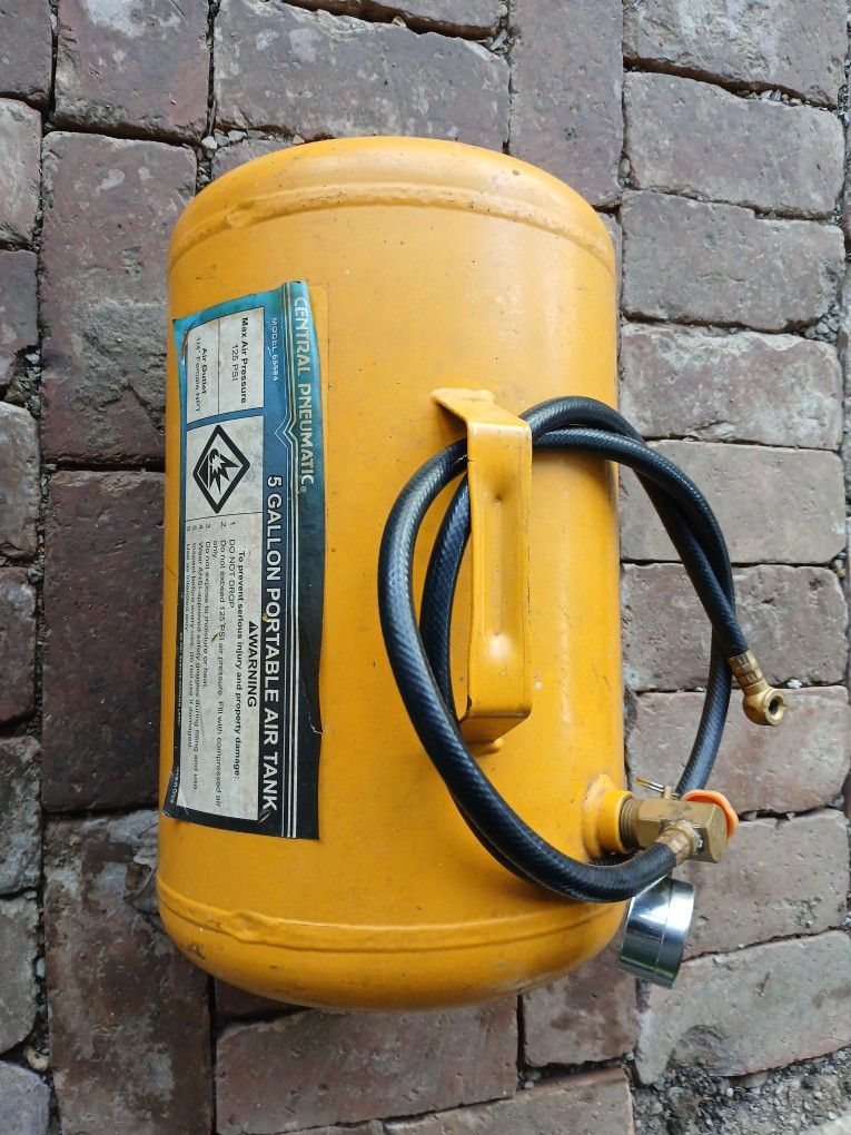 5 Gallon Air Tank And Hose, Works Great