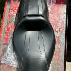 2018 Harley Davidson HD street Glude Special SEAT
