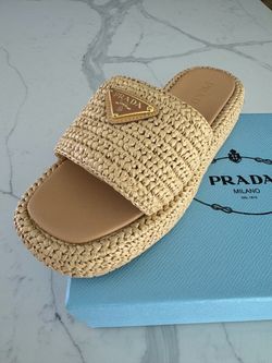 Womens Designer Sandals Size 39