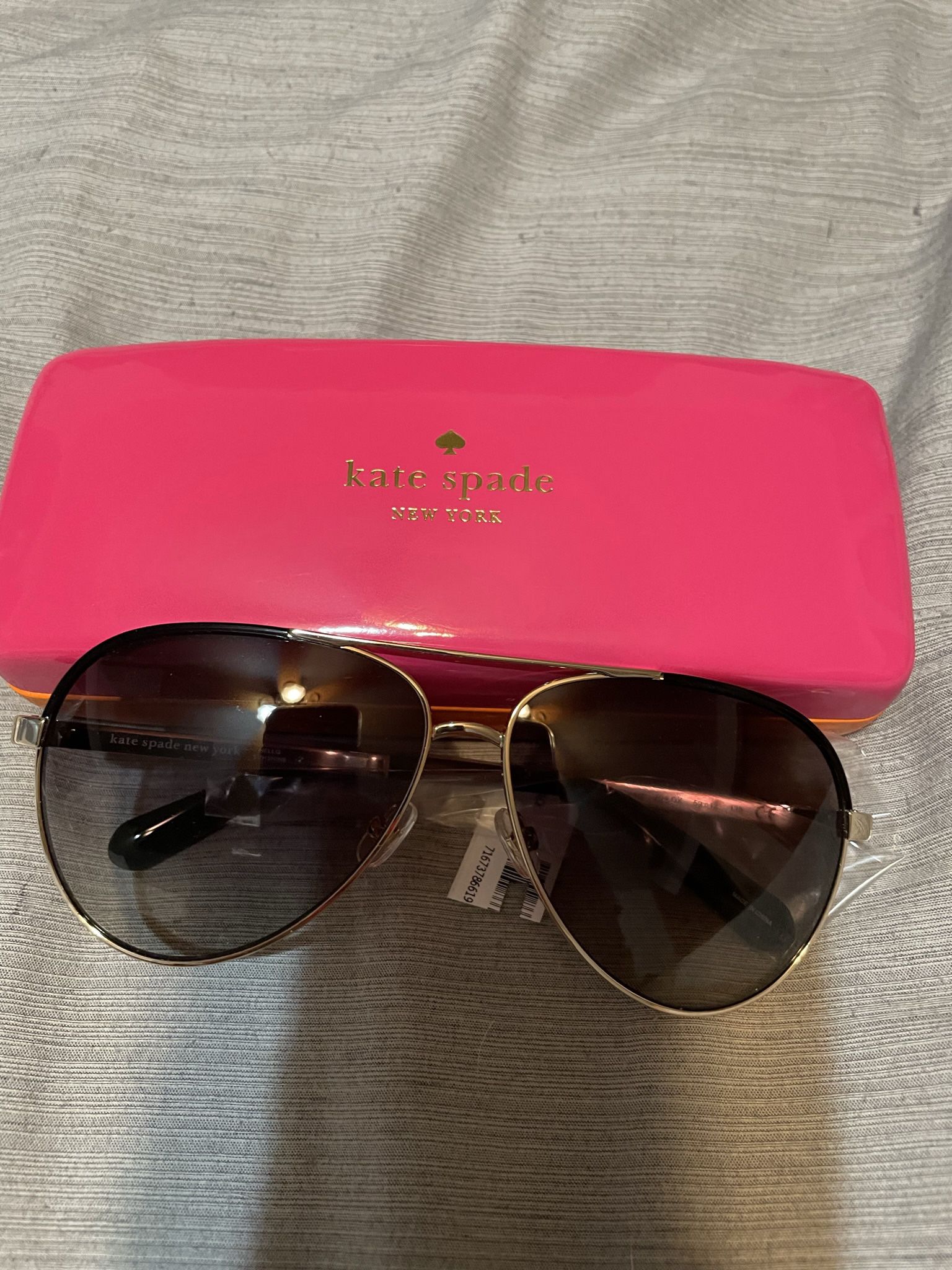NWT Authentic Kate Spade Aviator Sunglasses for Sale in Belleville, IL -  OfferUp