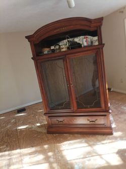 Curio cabinet