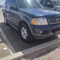 2004 Ford Explorer