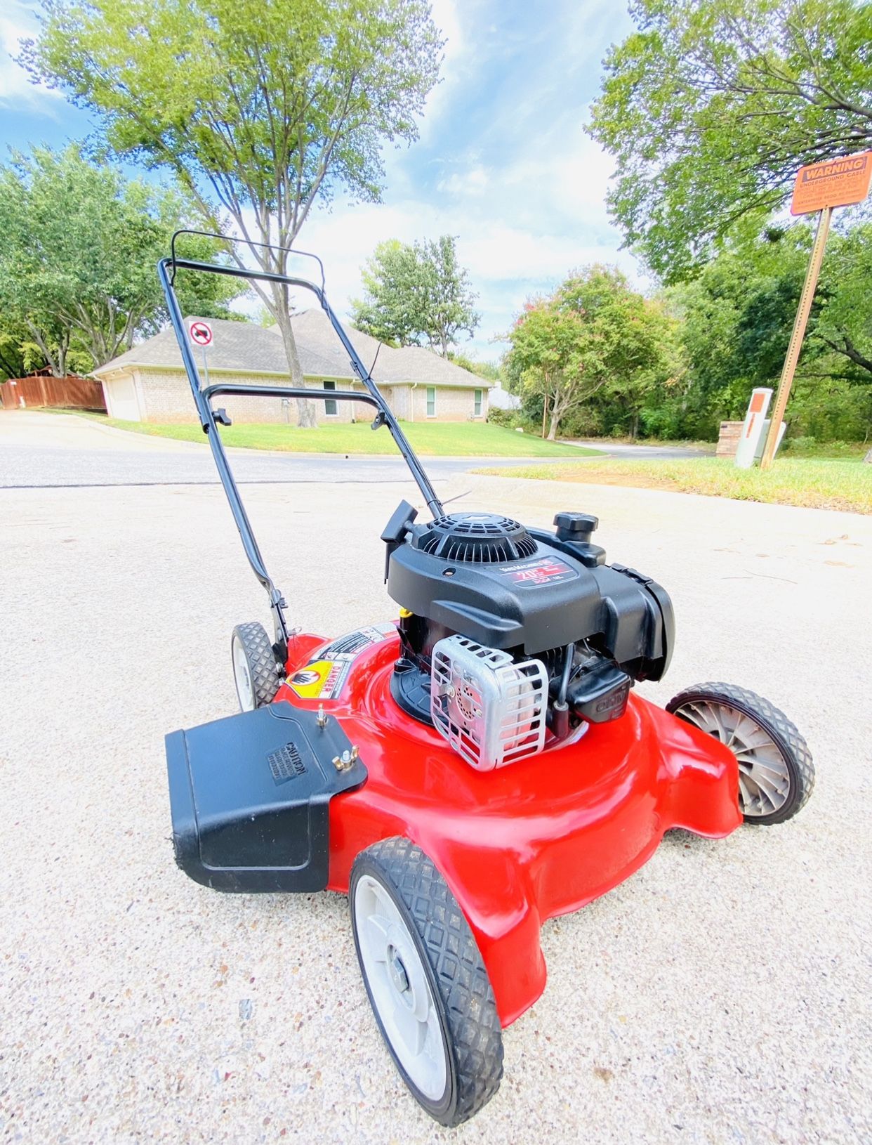 Yard Machines 20” 125cc Gas Push Lawn Mower