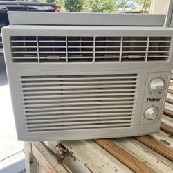 Window AC Unit 