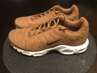 NIKE Air Max Plus Quilted Mens 806262 200 Size 8.5 for Sale in Hillsborough NC OfferUp