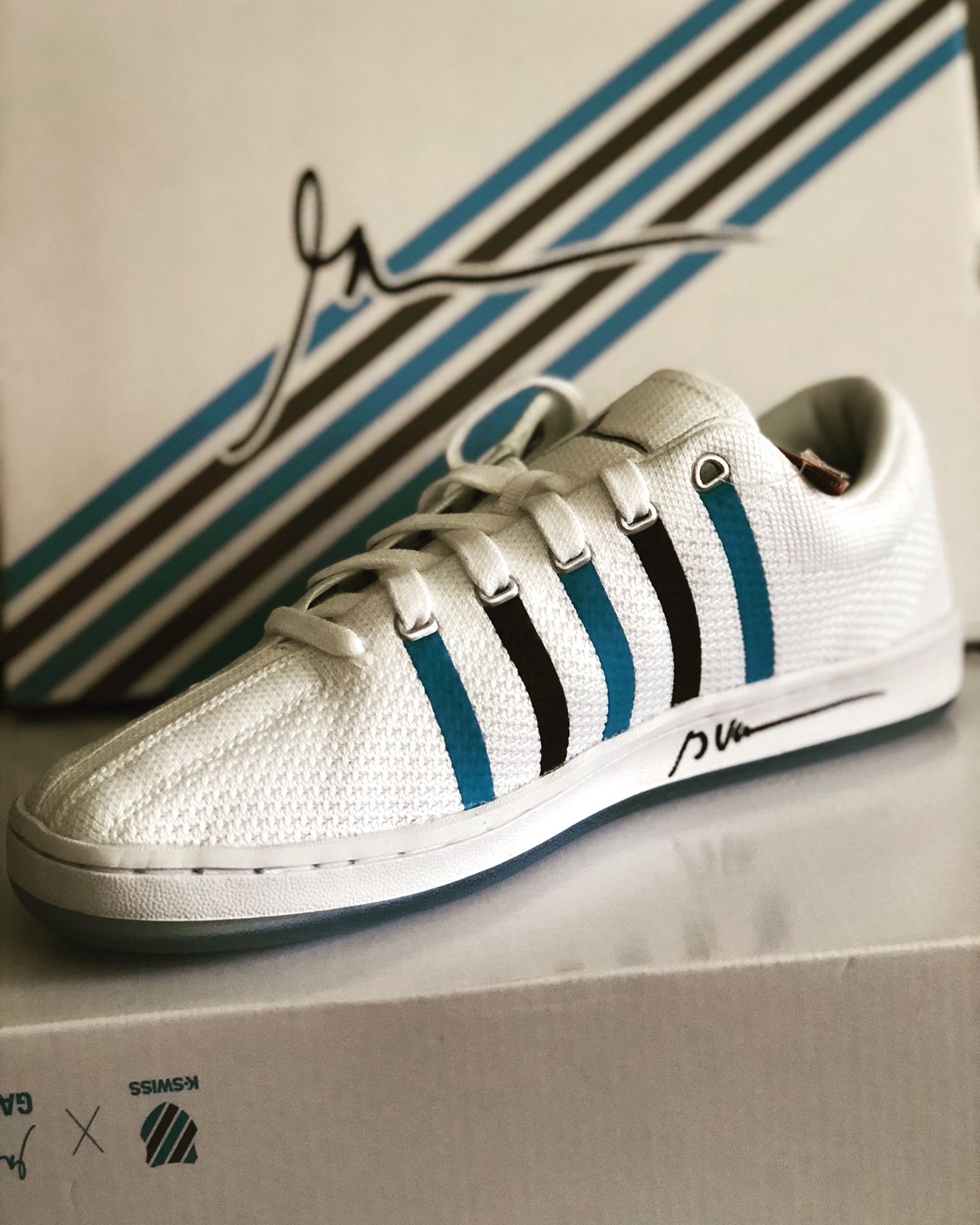 K Swiss size 10 signed by Gary Vee - Main Image
