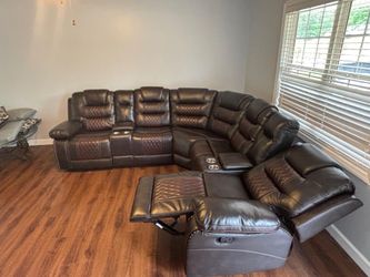 2 TONE LEATHER RECLINER SECTIONAL
