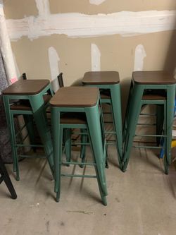 8 Bar stools