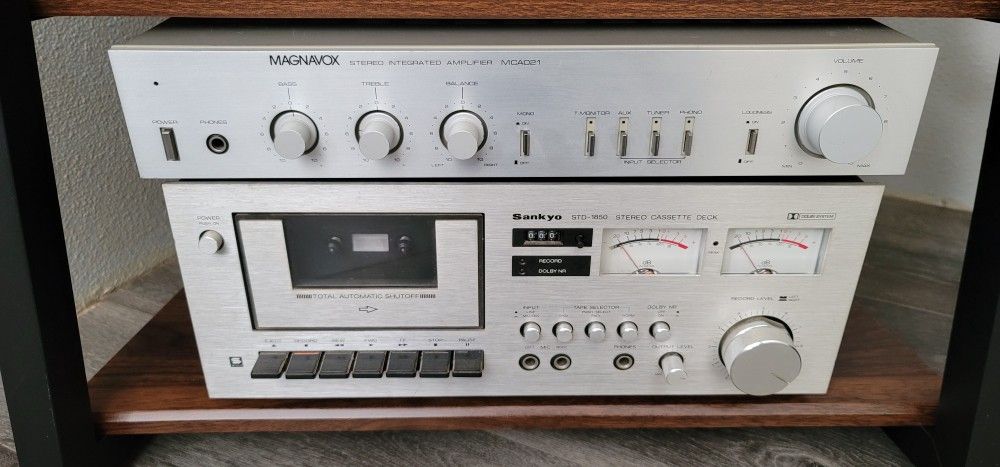 Magnavox Integrated Amplifier