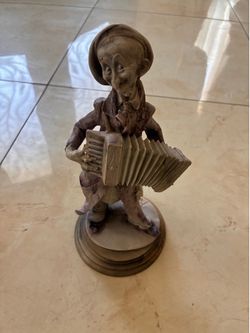 Accordion Player Figurine – Rustic Vintage Style Decor