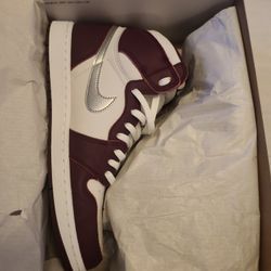 Jordan 1 Bordeaux Sz 12
