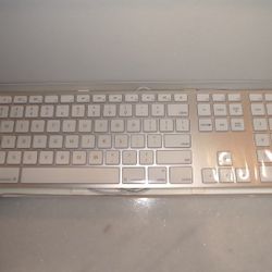 New Genuine Apple A1243 Wired iMac Standard USB Keyboard w/ Numeric Keypad