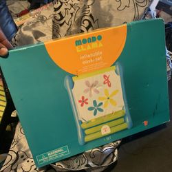 INFLATABLE EASEL SET