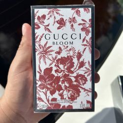 Gucci Bloom Cologne/perfume