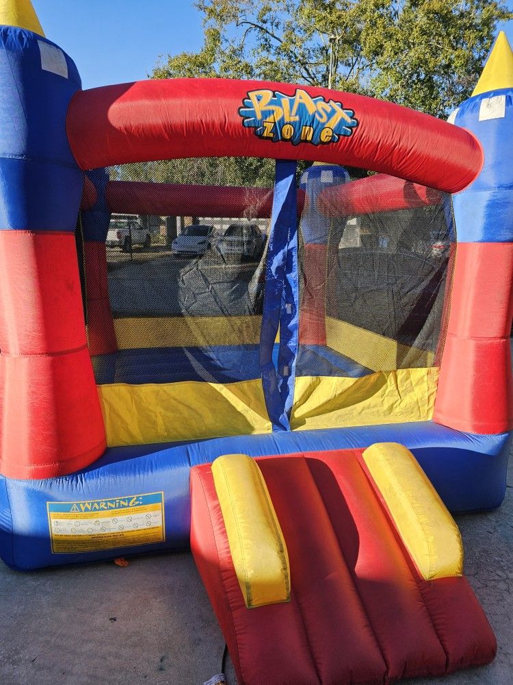 Little Kids Bounds House