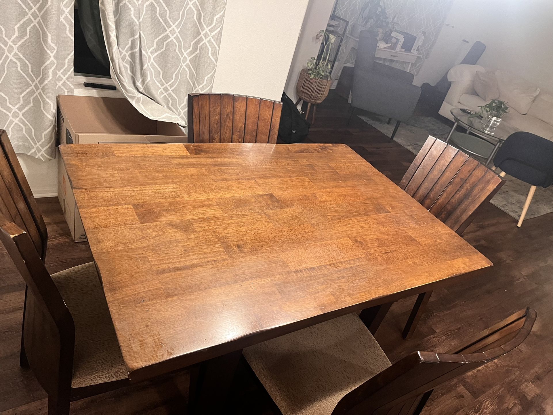 Dining table set