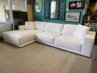 RESTORATION HARDWARE Bella White Made in Ialy Left-Arm Chaise Sectional