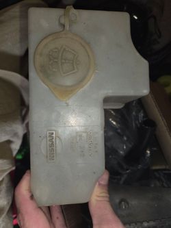 R33 stock window washer fluid reservoir