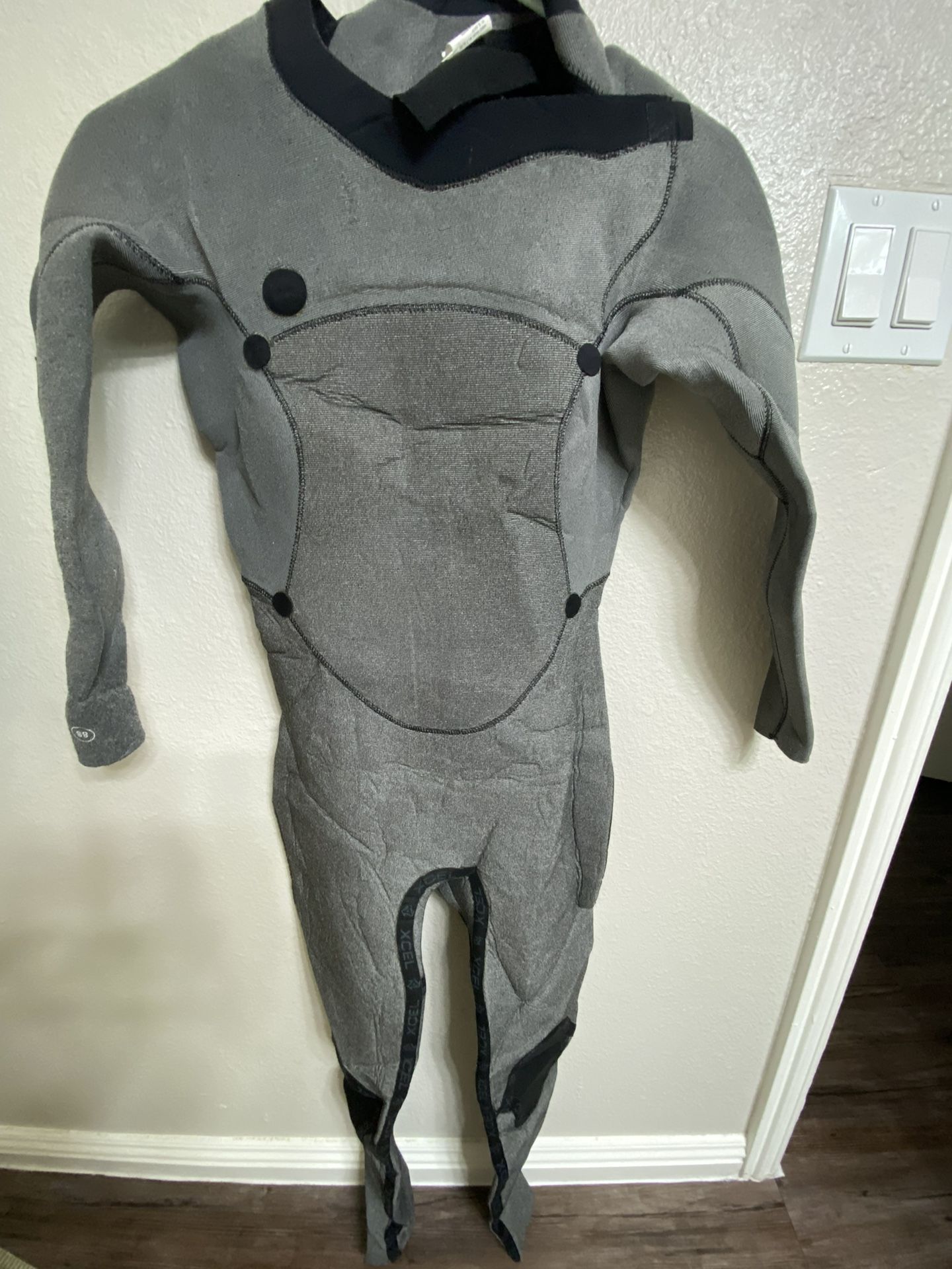 Xcel Women’s Axis X Full 4/3mm Wetsuit - Size 8S