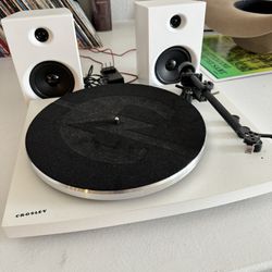 Crosley T150 Record Player W Speakers