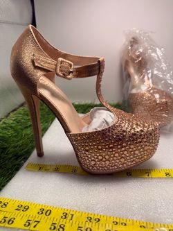 Blossom Rose Gold Rhinestone Platform Heels size 6