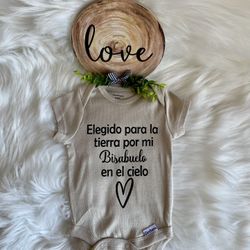 Customized Pregnancy Announcement Onesie 🤰🏻🤎 Message me for your custom orders