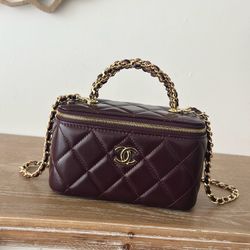 show temperament, noble and elegant