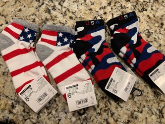 4 pairs men’s ankle socks new in Patriotic colors, has a combination of materials listed on picture